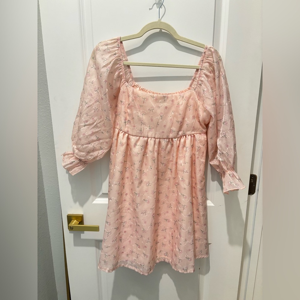 LIKE NEW Elegant Pink Puff Sleeve Floral Mini Dress
